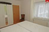Schlafzimmer Bild I - Doppelhaushälfte mit 2 Wohneinheiten im küstennahen und gemütlichen Warfendorf Westerbur