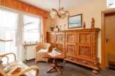 Zweitwohnzimmer mit Zugang in den Anbau - Gepflegtes Einfamilienhaus mit einem Erweiterungsbau und viel Potenzial in eingewachsener Siedlungslage von Utarp