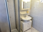 Badezimmer des Erweiterungsbaus Bild II - Gepflegtes Einfamilienhaus mit einem Erweiterungsbau und viel Potenzial in eingewachsener Siedlungslage von Utarp