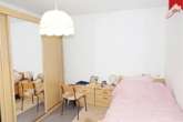 Schlafzimmer - Barrierearme Obergeschosswohnung mit Fahrstuhl für Einzelpersonen ab dem 60. Lebensjahr in optimaler Innenstadtlage.