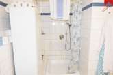 Dusche - Barrierearme Obergeschosswohnung mit Fahrstuhl für Einzelpersonen ab dem 60. Lebensjahr in optimaler Innenstadtlage.