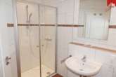 Badezimmer mit Dusche im EG - Renovierte Einliegerwohnung mit viel Platz und Garten in Plaggenburg!