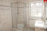 Badezimmer mit Dusche